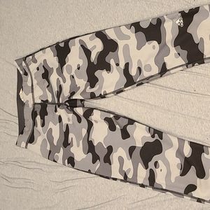 Adidas 3/4 camouflage tights